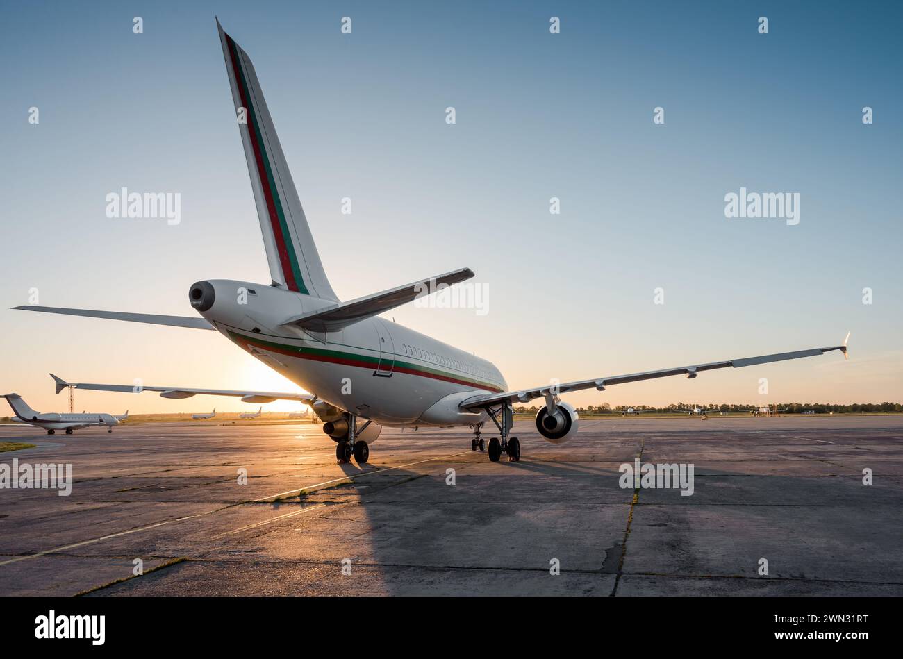 Jet plane rear view hi-res stock photography and images - Alamy