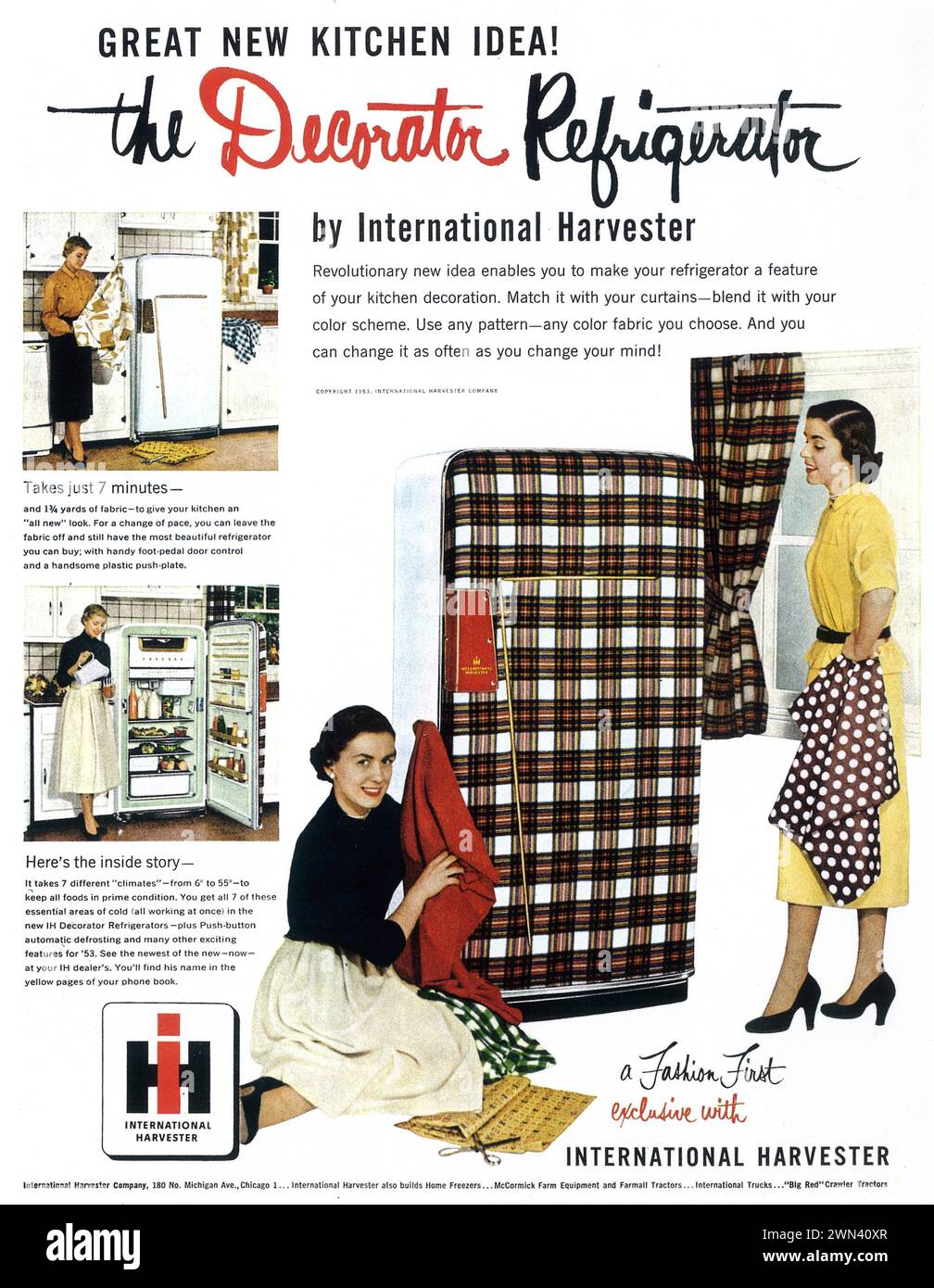 1953 International Harvester Decorator Refrigerator Print Ad. 'Match with your curtains' Stock Photo