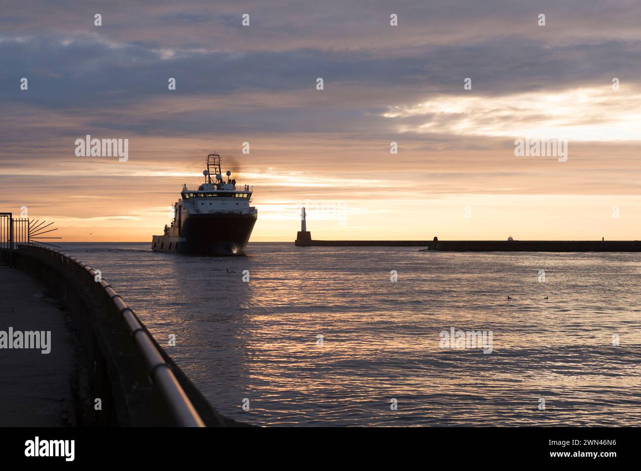The golden vessel hi-res stock photography and images - Alamy