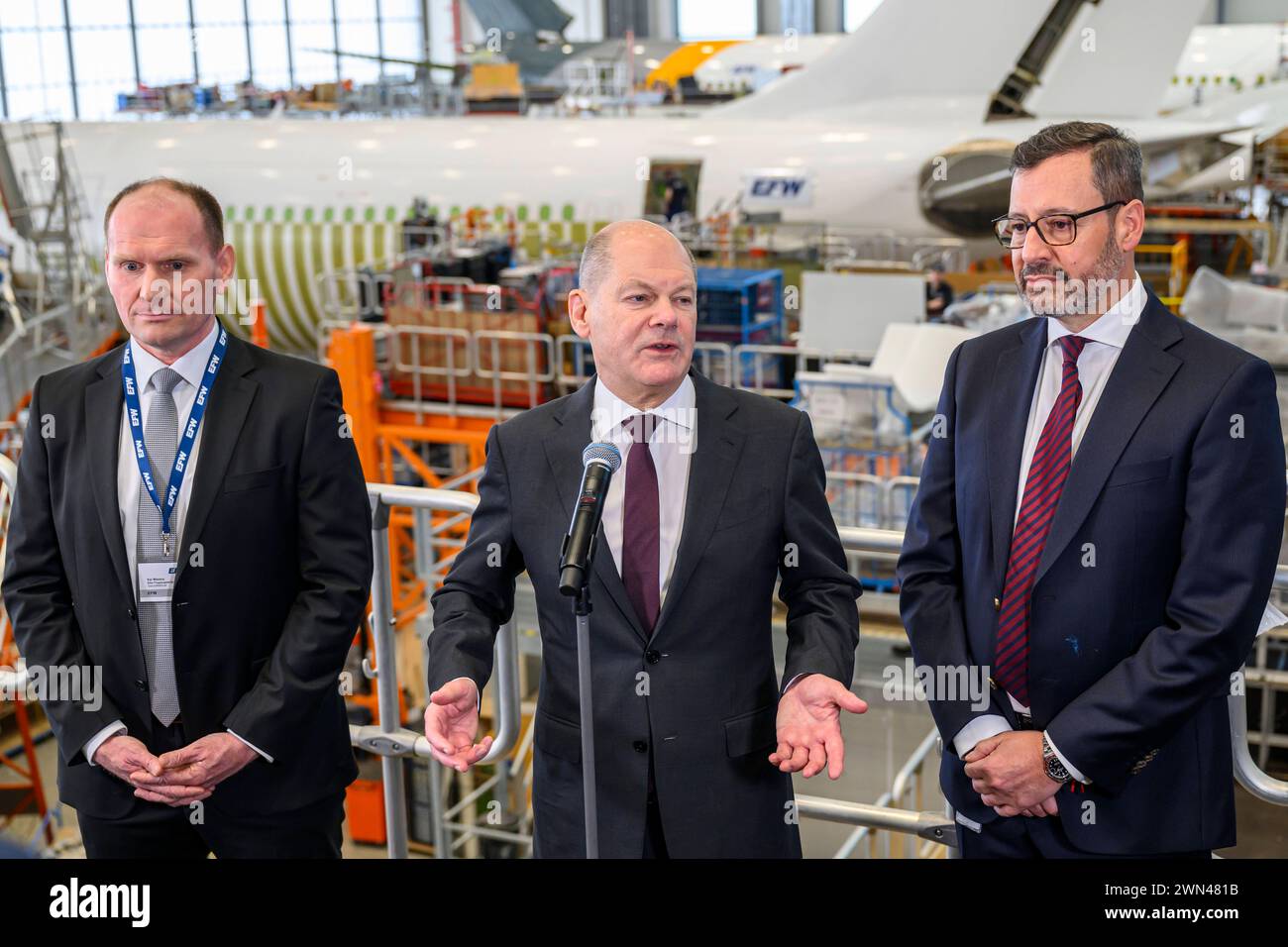 Pressestatement - v.l. Kai Mielenz, Bundeskanzler Olaf Scholz, Jordi ...