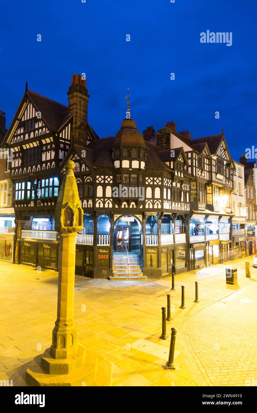 Chester High Rises Chester high cross hi-res stock photography and images - Alamy