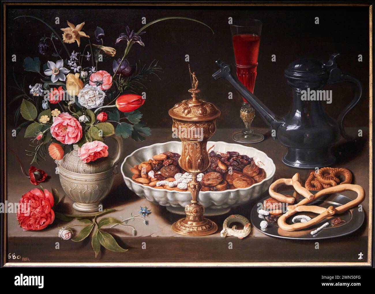 Silver pitcher with fruit hi-res stock photography and images - Alamy