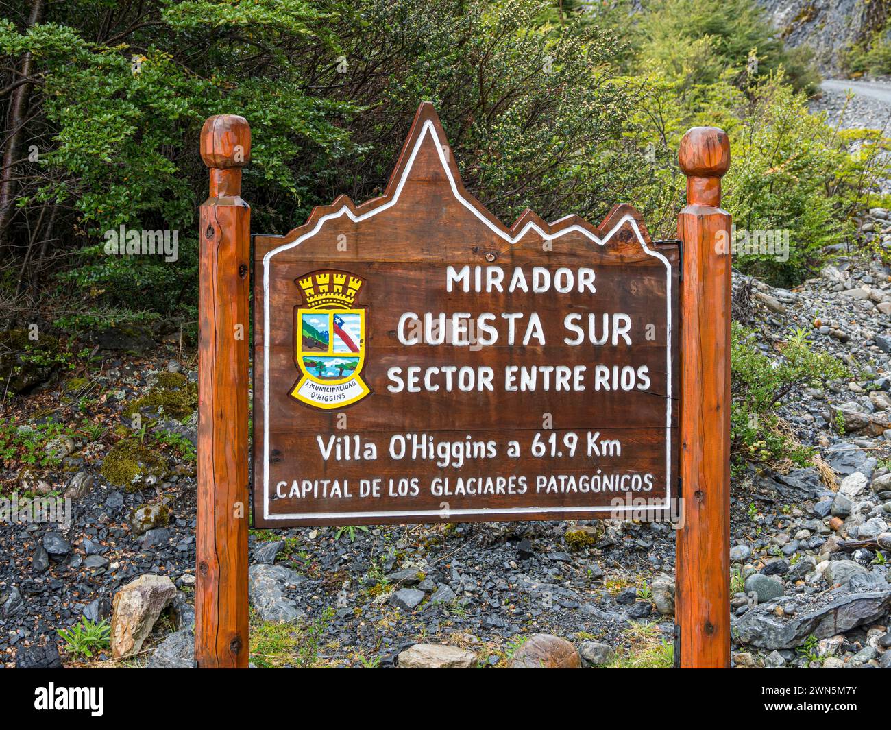 Signpost of viewpoint Mirador Cuesta Sur, west of village Villa o' Higgins, Patagonia, Chile Stock Photo