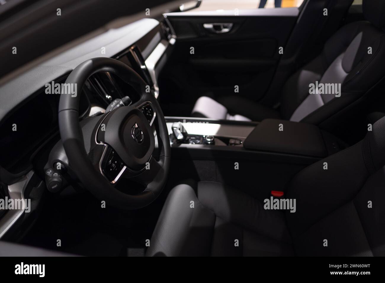 black Interior Volvo XC60 Recharge Plug-in Hybrid SUV, Swedish car ...