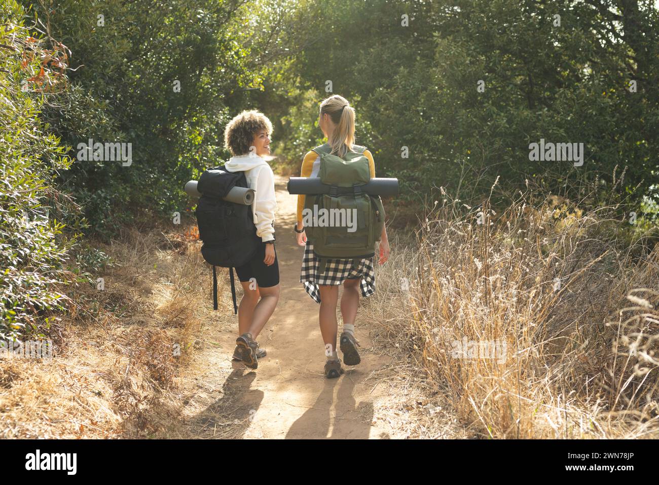 Two women hike on trail hi-res stock photography and images - Alamy