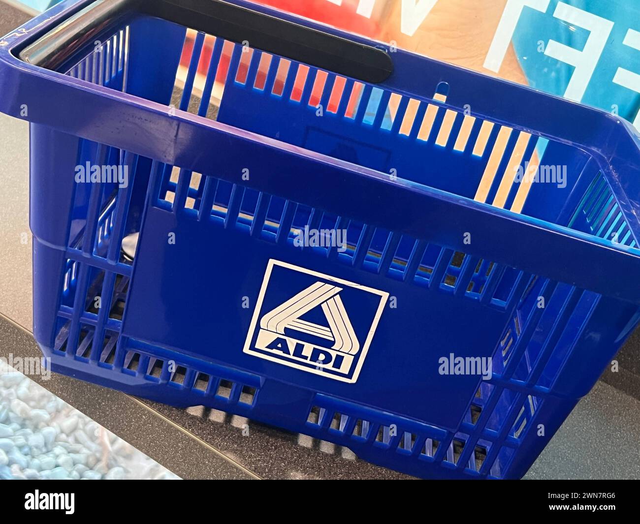 Einkaufskorb ALDI Nord *** Shopping basket ALDI North Copyright xmix1x