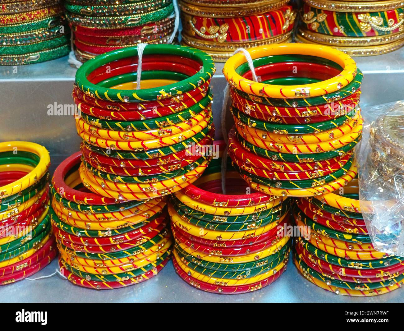 Local Bangles Glass bangle hi-res stock photography and images - Alamy