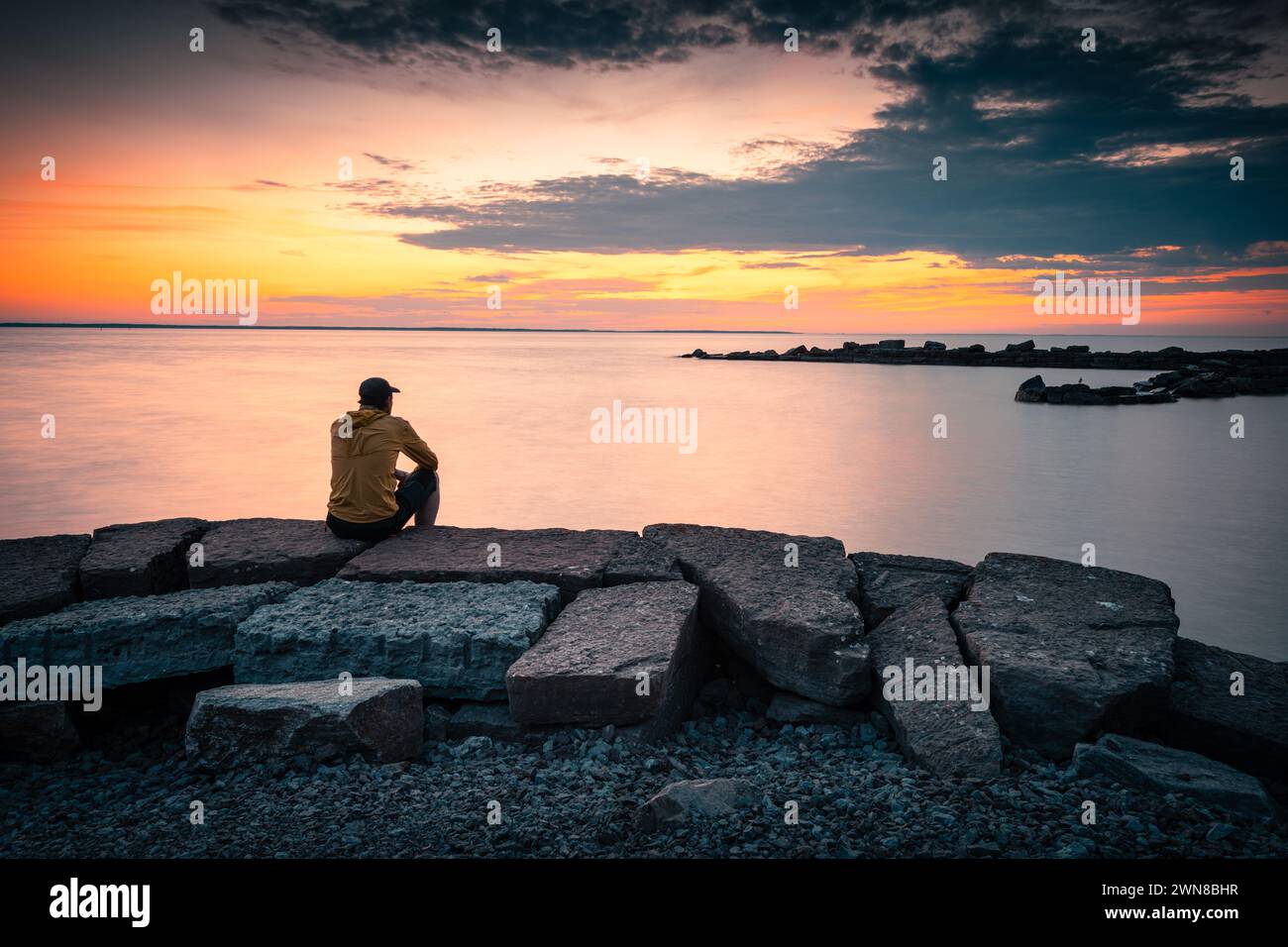Serene twilight scene unfolds hi-res stock photography and images - Alamy