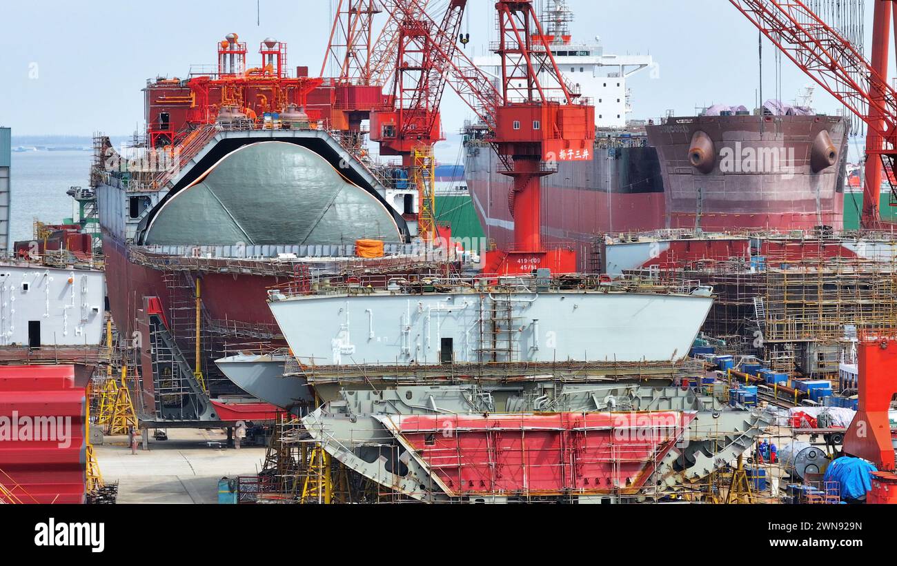 SUZHOU, CHINA - MARCH 1, 2024 - Construction of several vessels begins at Yangzi Mitsui Shipbuilding Co., LTD., Taicang Port Economic and Technologica Stock Photo