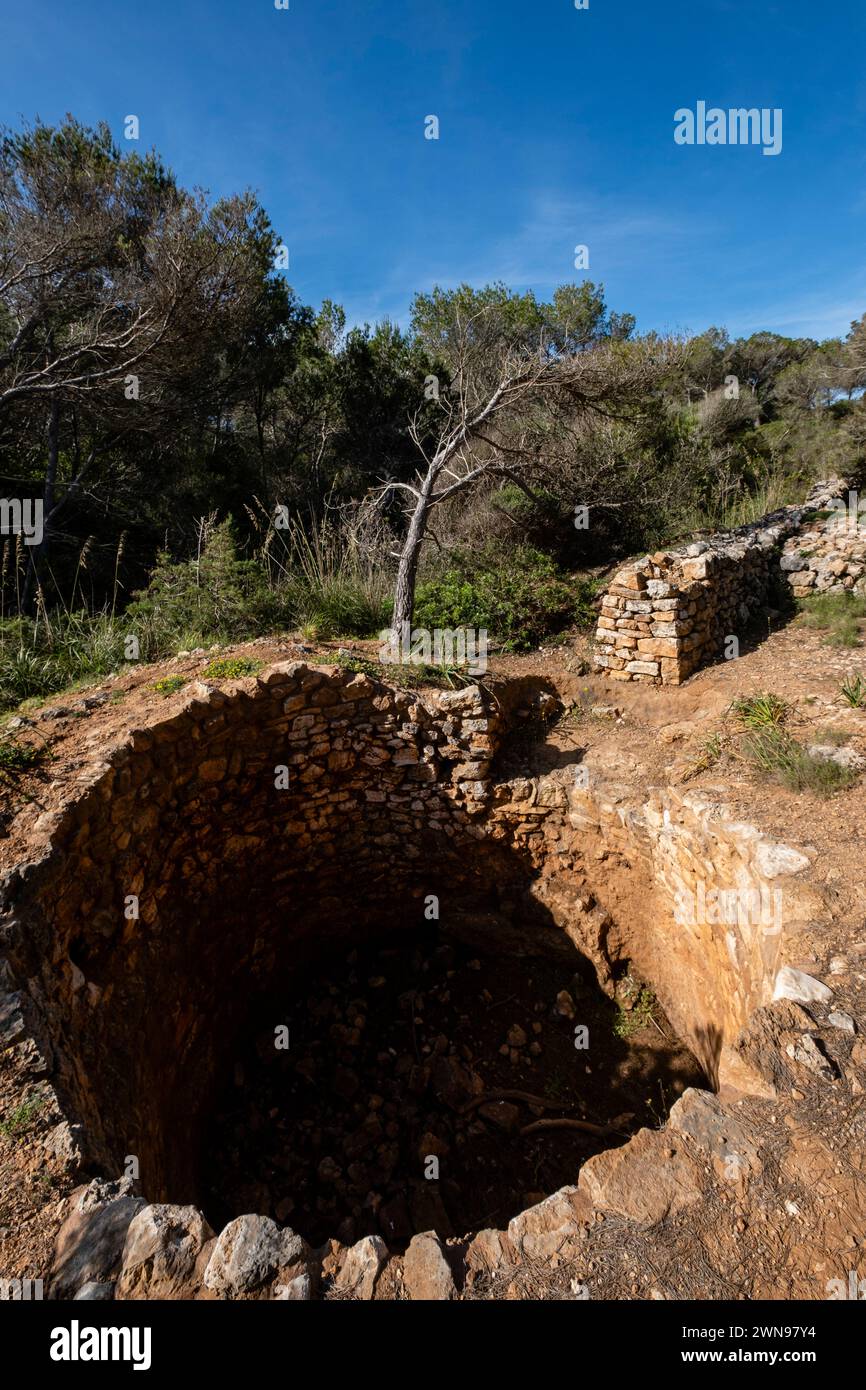 Traditional lime kiln, Mondragó Natural Park, Santanyí municipal area, Mallorca, Balearic Islands, Spain Stock Photo