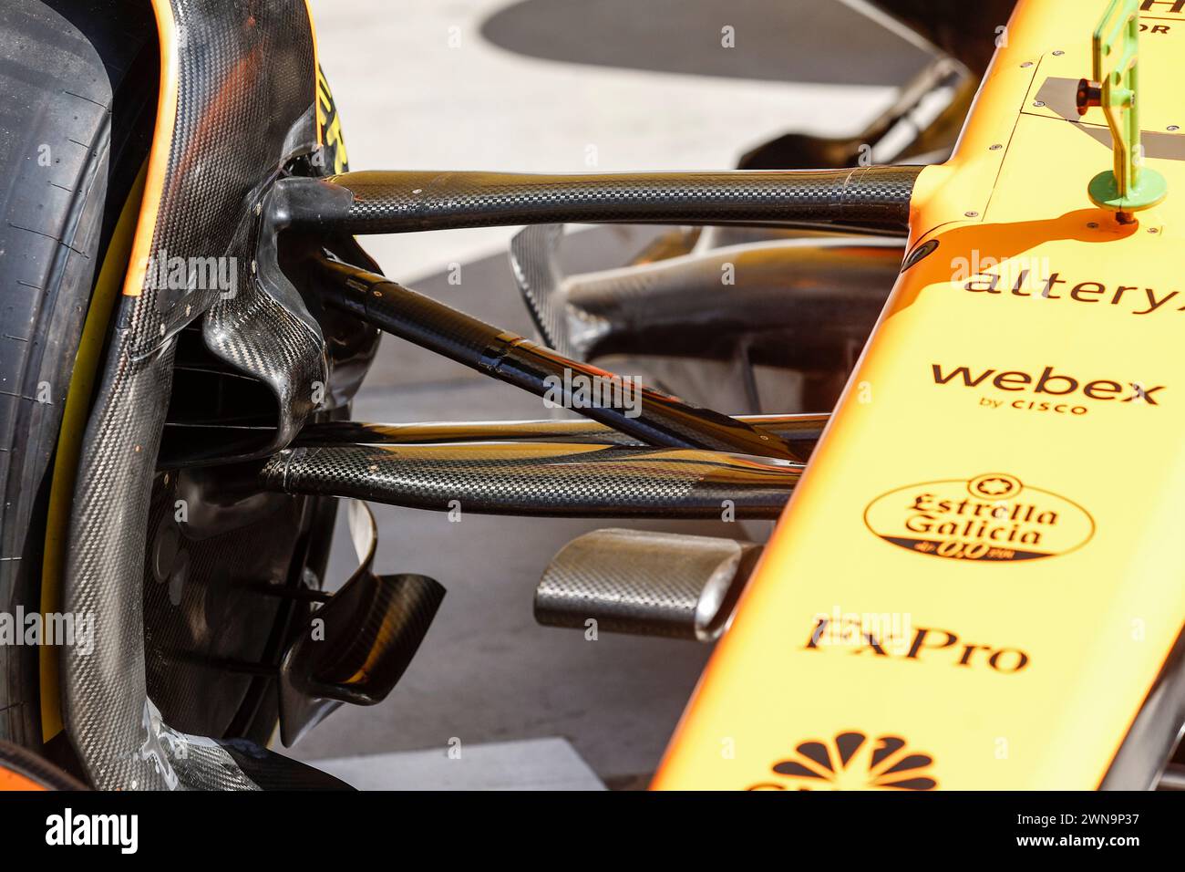 McLaren F1 Team MCL38, mechanical detail front suspension brakes