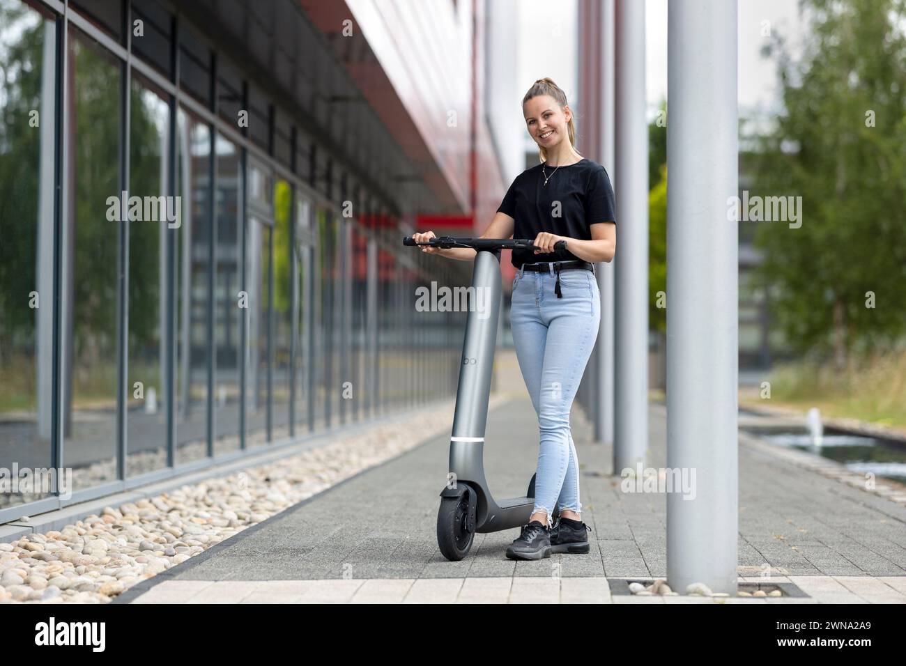 24/07/22  Bristol-based start-up Bo (https://bo.world/) unveils its prototype scooter ‘M’. The electric scooter designed by former Williams F1 and Jag Stock Photo