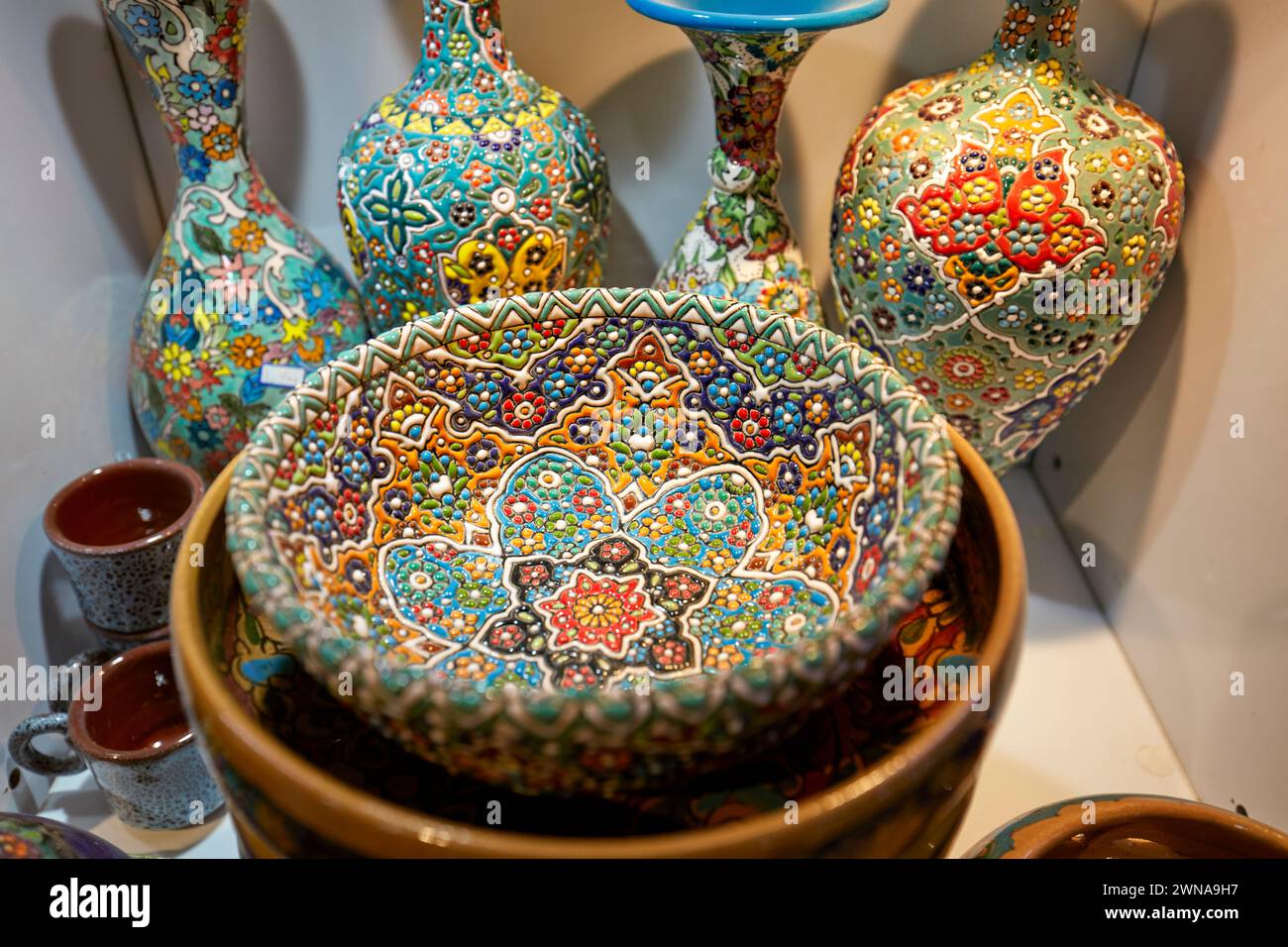 Persian ceramics hi-res stock photography and images - Alamy
