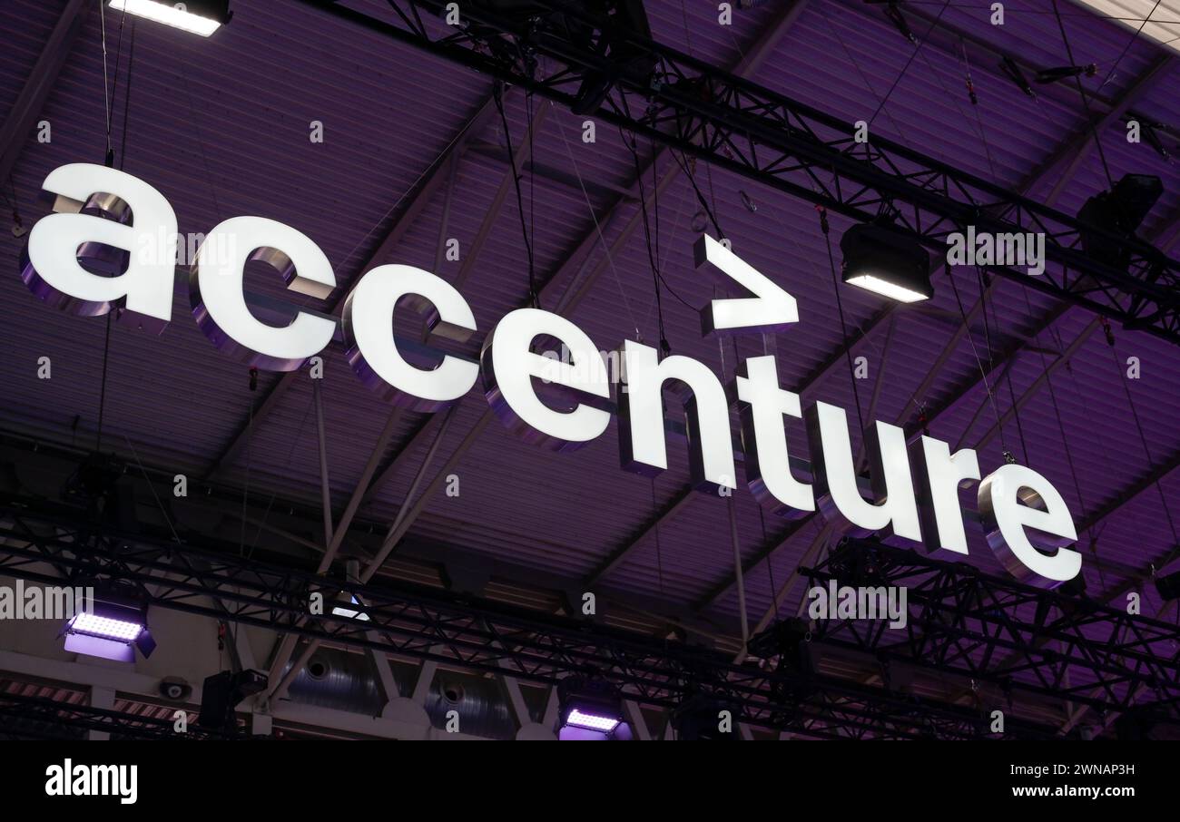 Accenture Messestand, MWC Mobile World Congress 2024, Barcelona