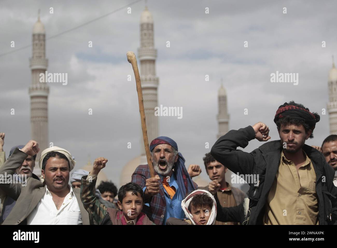 People attend rally show hi-res stock photography and images - Alamy