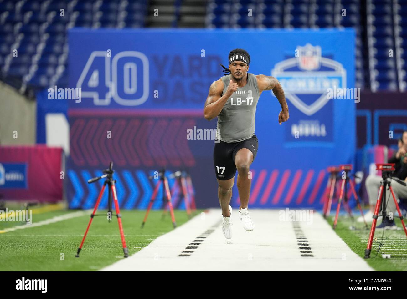 Penn State linebacker Curtis Jacobs runs the 40-yard dash at the NFL ...