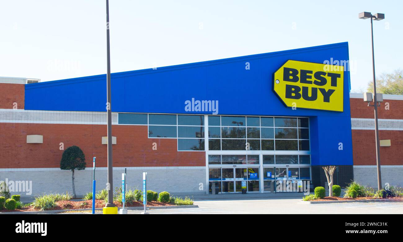 Geek squad hires stock photography and images Alamy