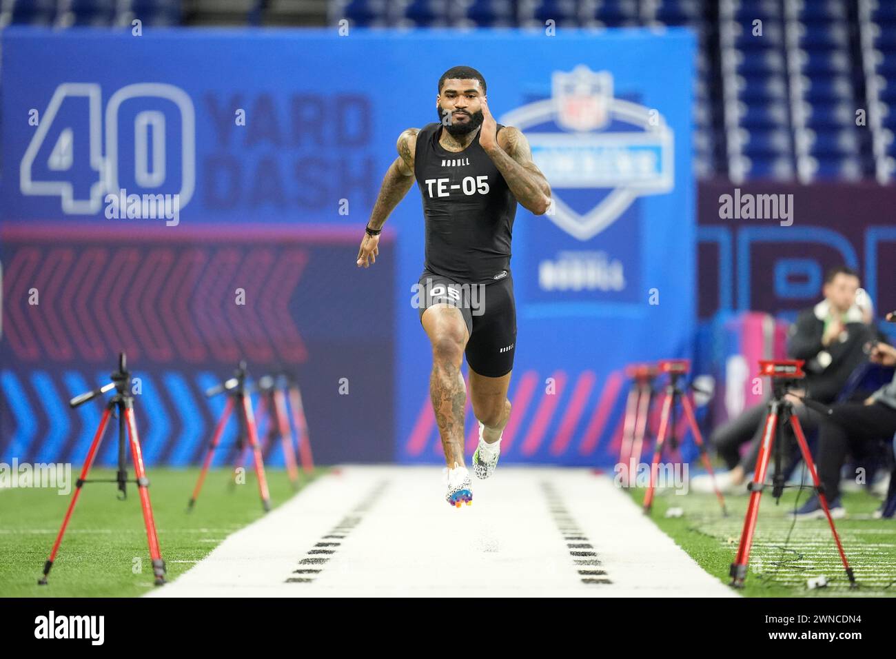 Washington tight end Devin Culp runs the 40yard dash at the NFL