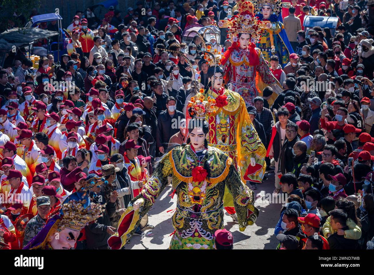 Fuzhou. 19th Feb, 2024. This photo taken on Feb. 19, 2024 shows a scene during the parade of the gods in Fuzhou, southeast China's Fujian Province. TO GO WITH 'Across China: Homesick youngsters reinvigorate 'parade of gods' tradition' Credit: Lin Ruile/Xinhua/Alamy Live News Stock Photo