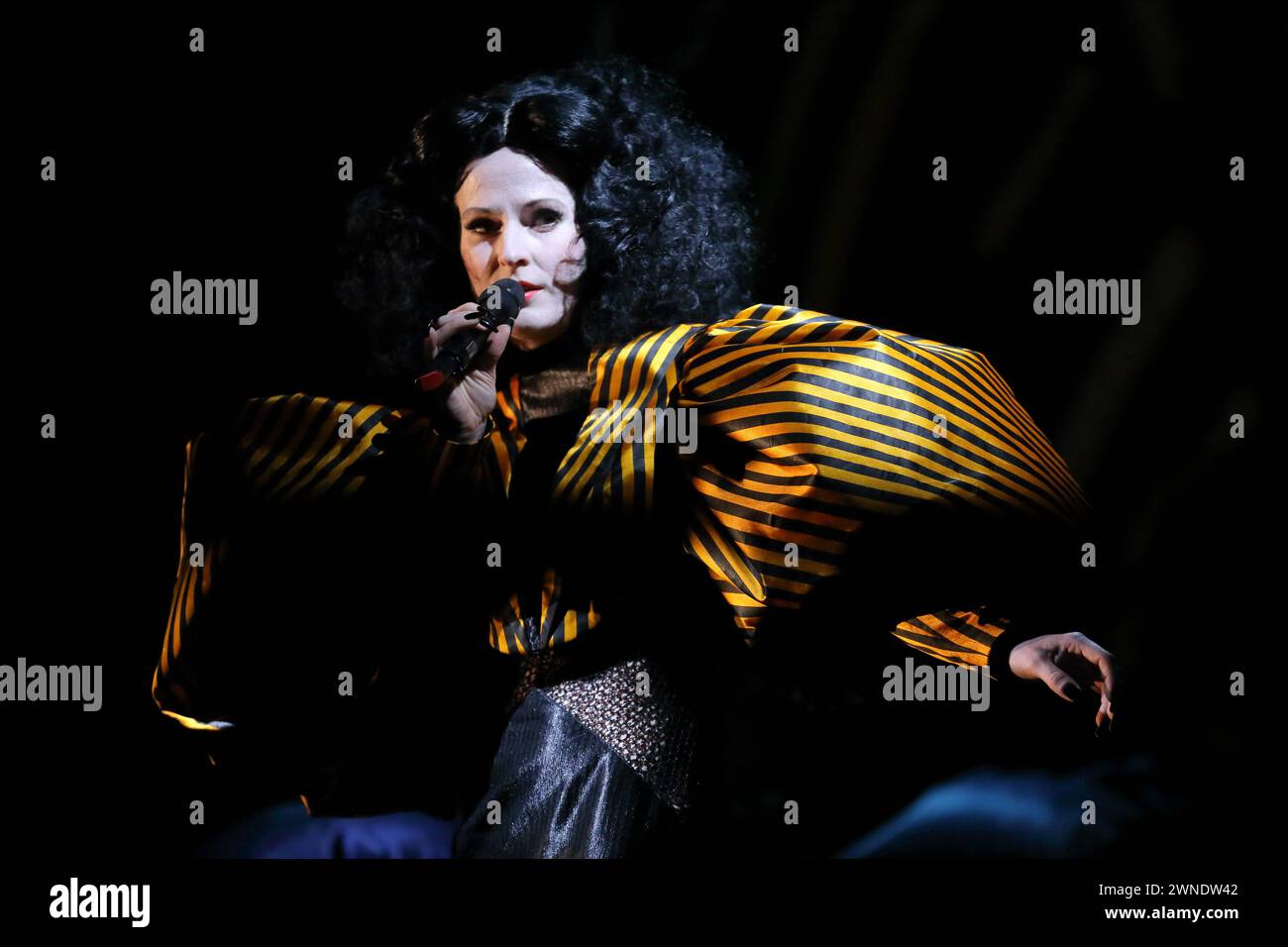 Bosse de rue hi-res stock photography and images - Alamy
