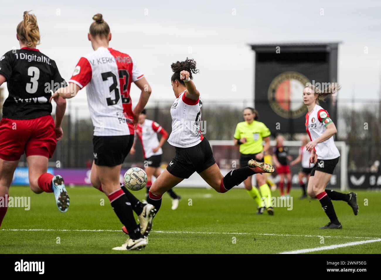 Rotterdam, Netherlands. 02nd Mar, 2024. Rotterdam - Jada Conijnenberg of Feyenoord V1 scores the 1-0 during the match between Feyenoord V1 v Excelsior V1 at Nieuw Varkenoord on 2 March 2024 in Rotterdam, Netherlands. Credit: box to box pictures/Alamy Live News Stock Photo