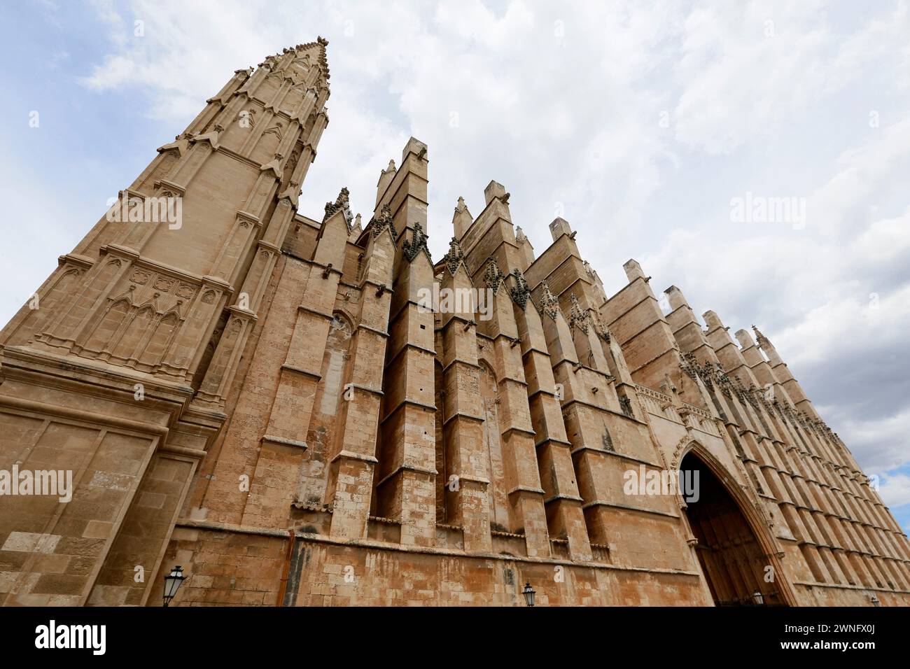 La Seu, Palma Cathedral, built between 1229 and 1346. The capital of the island, Palma, is also the capital of the autonomous community of the Baleari Stock Photo