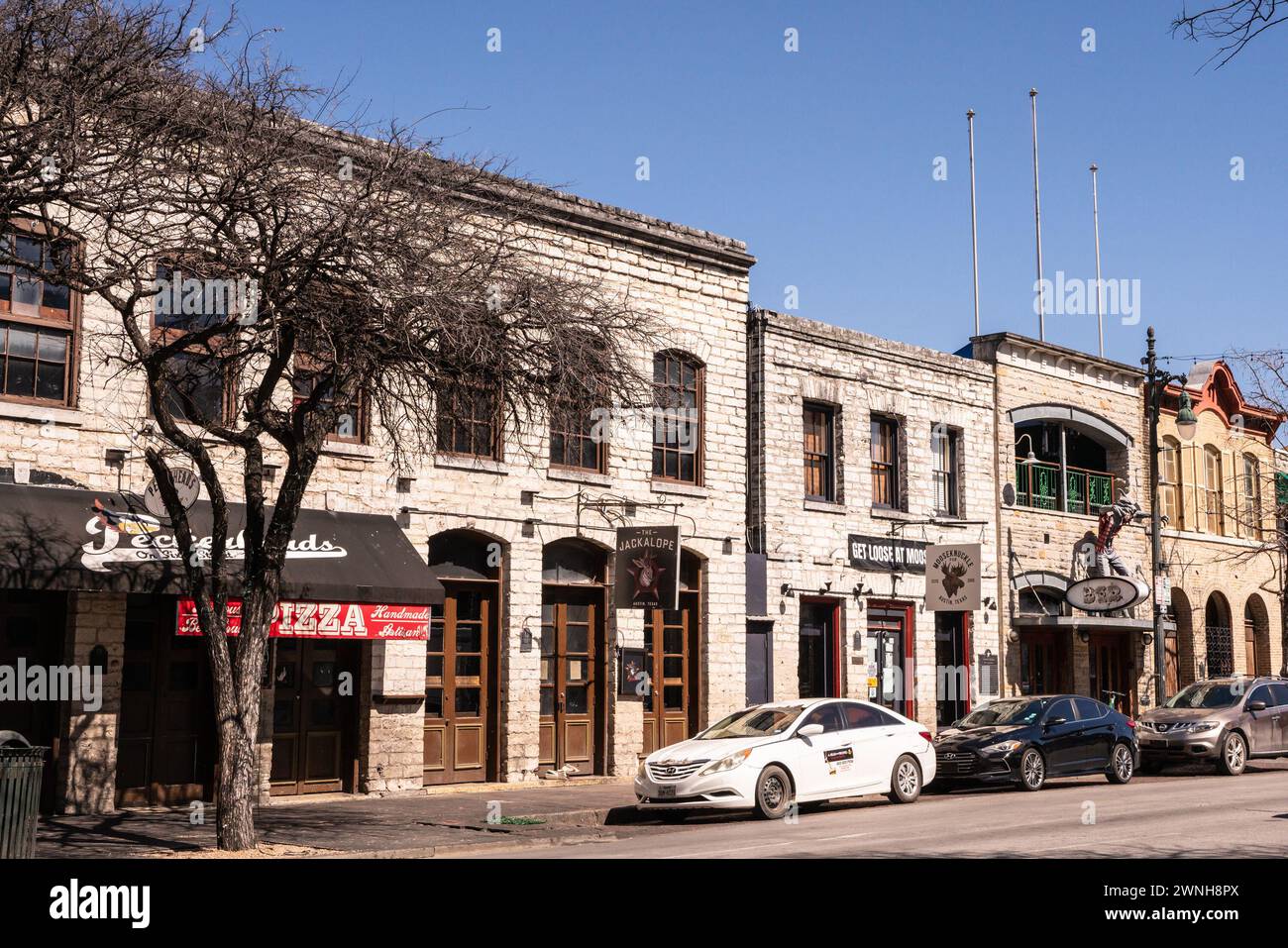 Live Music Bars In Downtown Austin