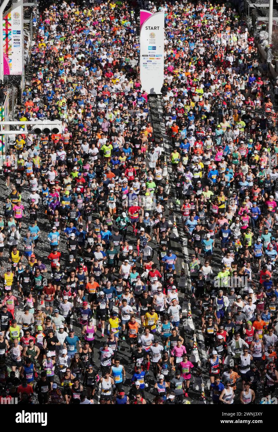 Tokyo, Tokyo, Japan. 3rd Mar, 2025. Runners start at Tokyo Marathon
