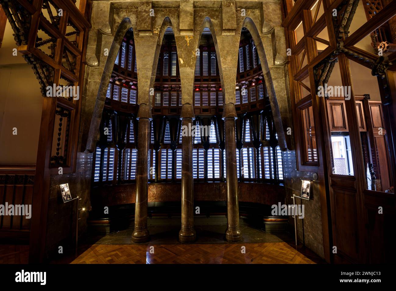 Palais gaudi hi-res stock photography and images - Alamy