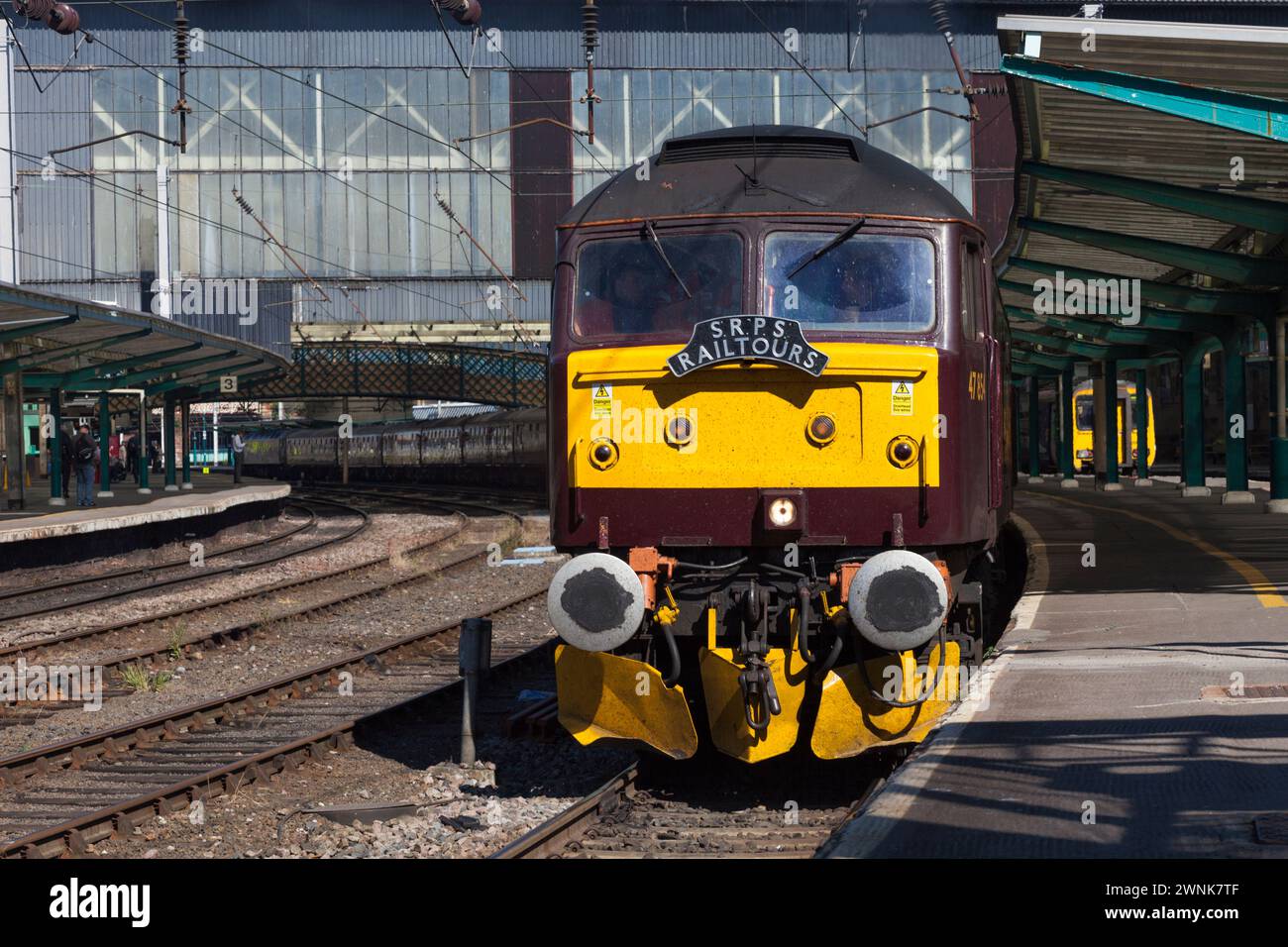 West Coast Railways class 47 locomotive 47854 arriving at Carlisle ...