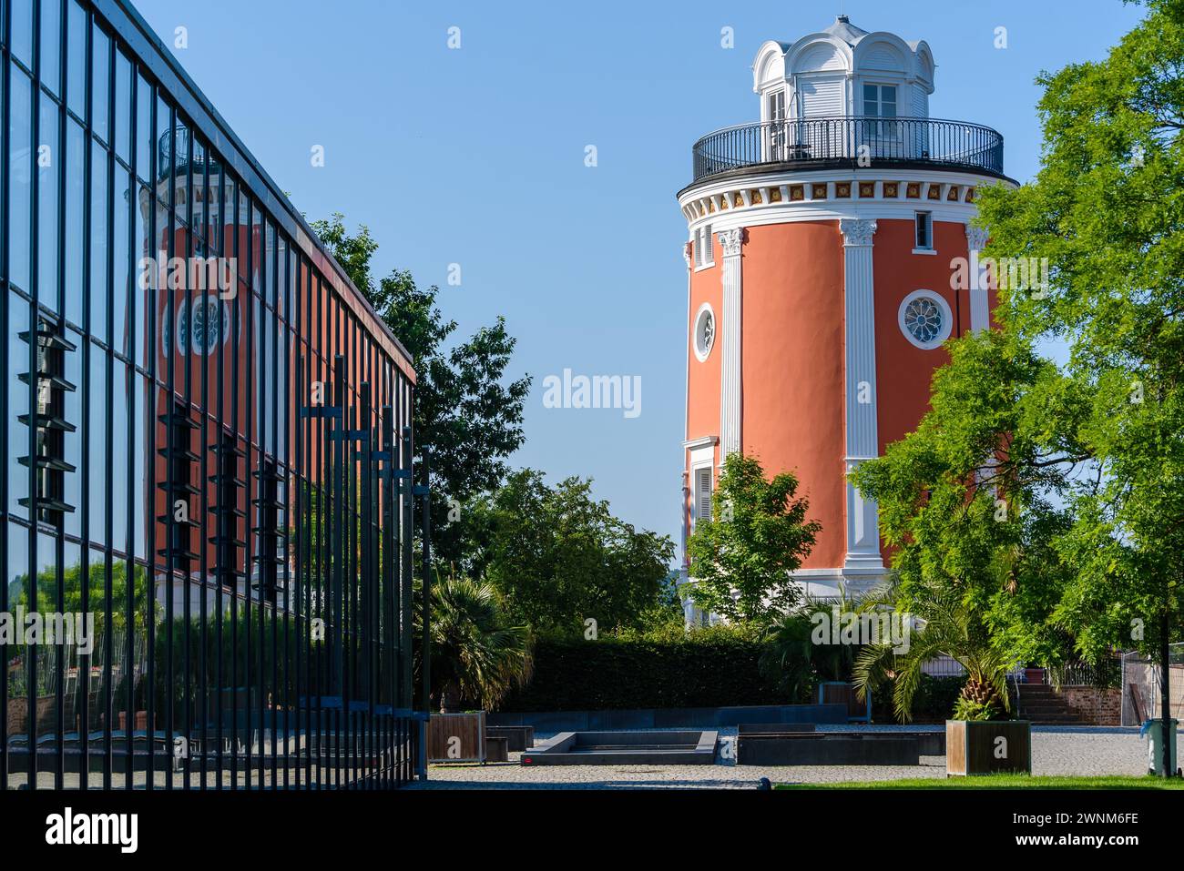 Land next to water hires stock photography and images Alamy