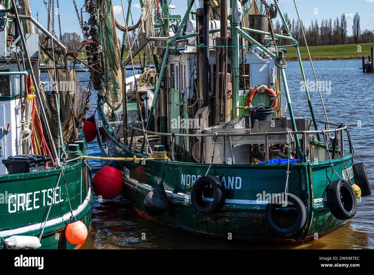 Floating net hi-res stock photography and images - Alamy