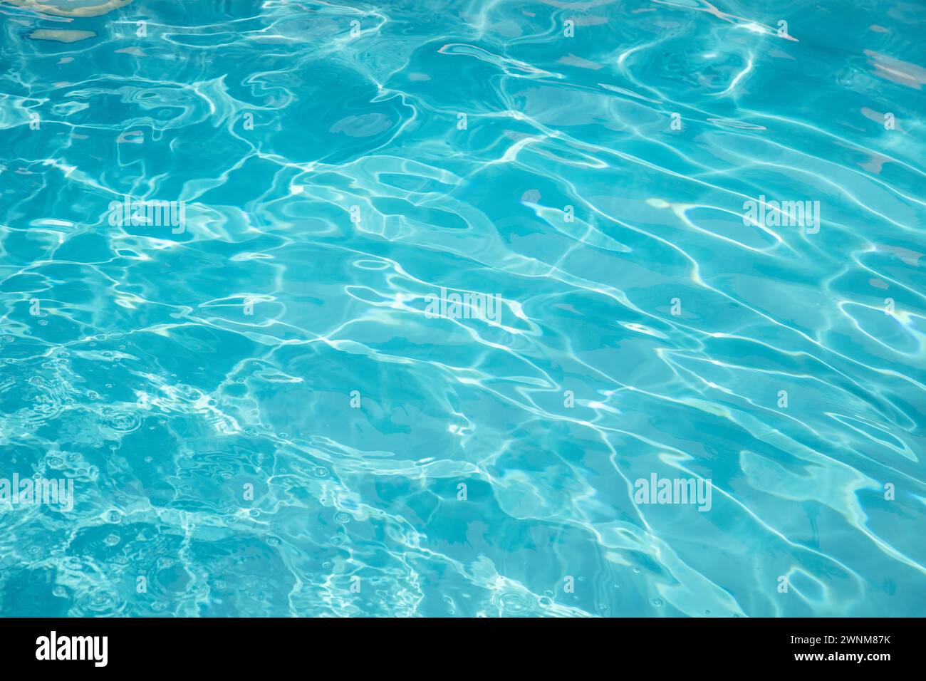 Crystal clear swimming pool hi-res stock photography and images - Alamy