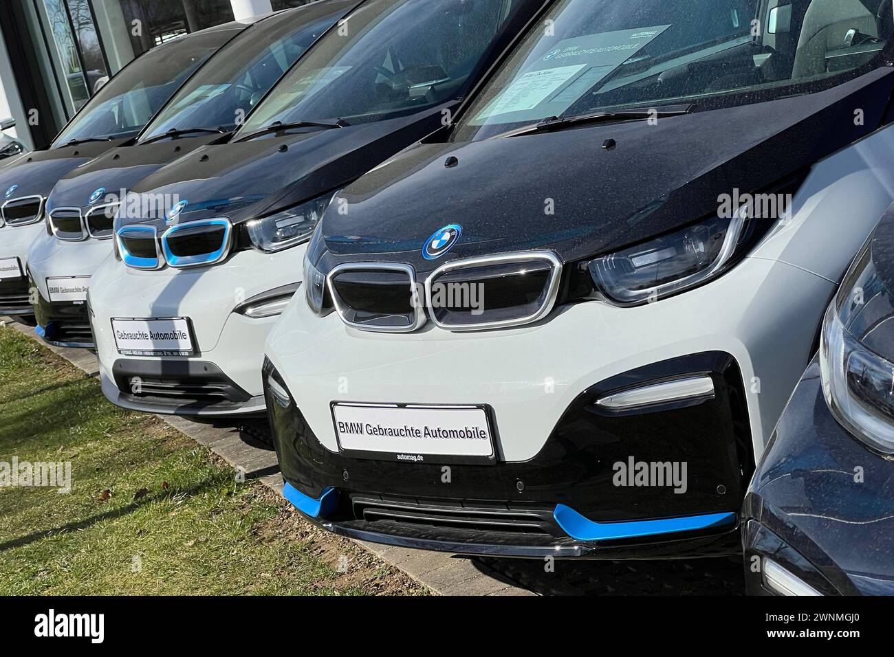 Gebrauchtwagen e autos hi-res stock photography and images - Alamy