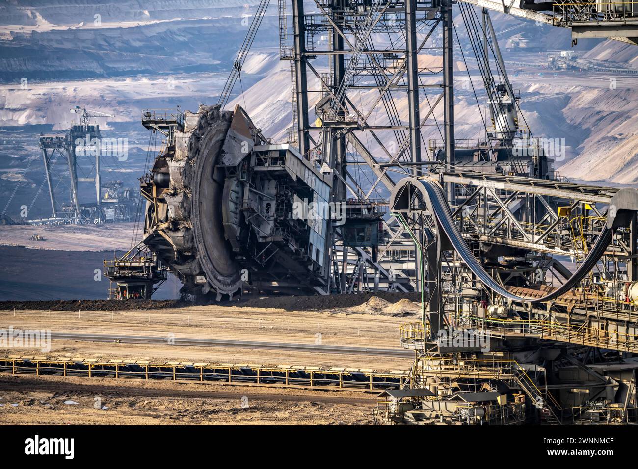Opencast lignite mine Garzweiler, bucket wheel excavator mining overburden, coal, near Jüchen, NRW, Germany, Stock Photo