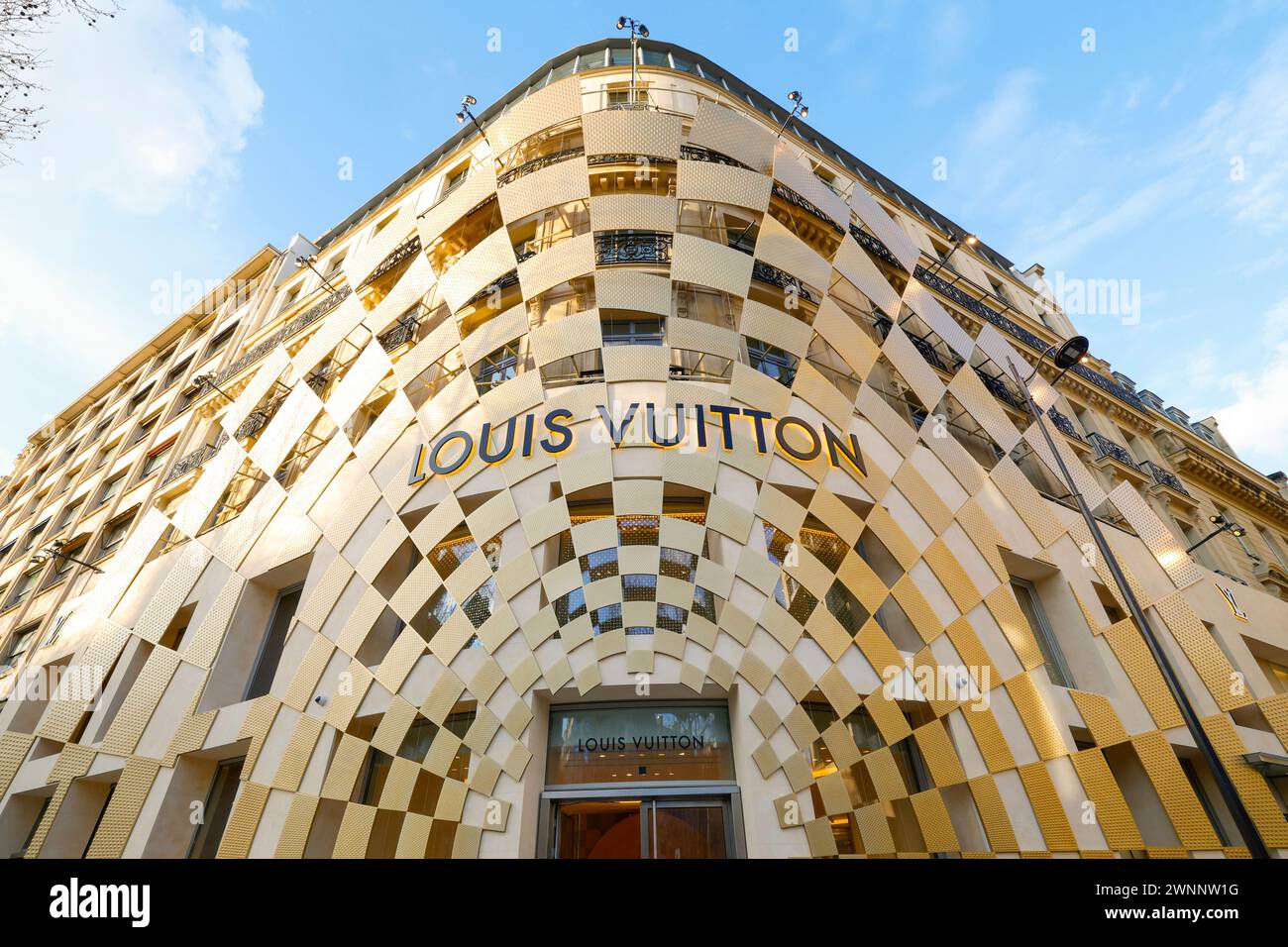 LOUIS VUITTON  TEMPORARY RESIDENCE AT 100 CHAMPS ELYSEES Stock Photo