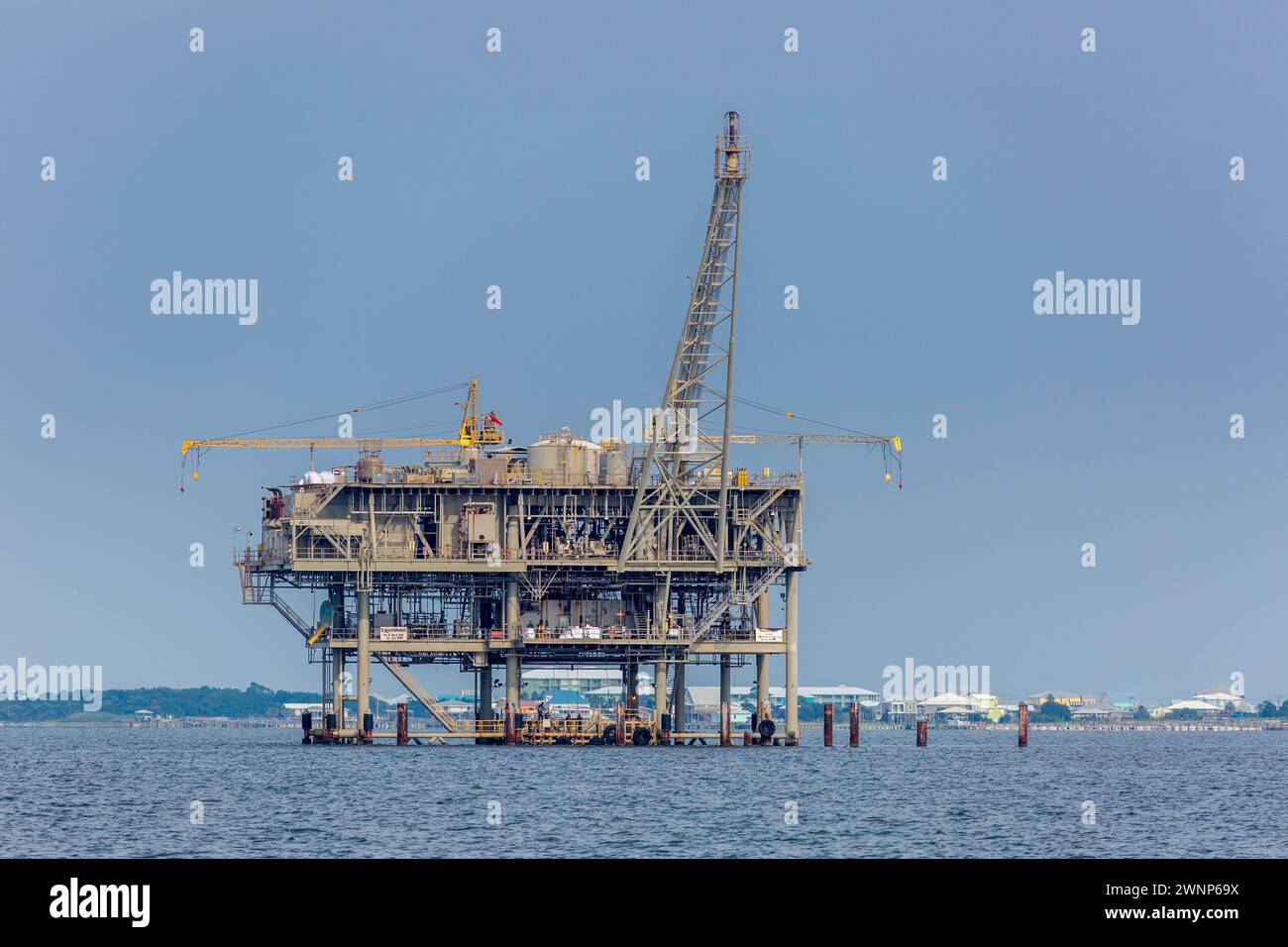 Exxon oil platform hi-res stock photography and images - Alamy
