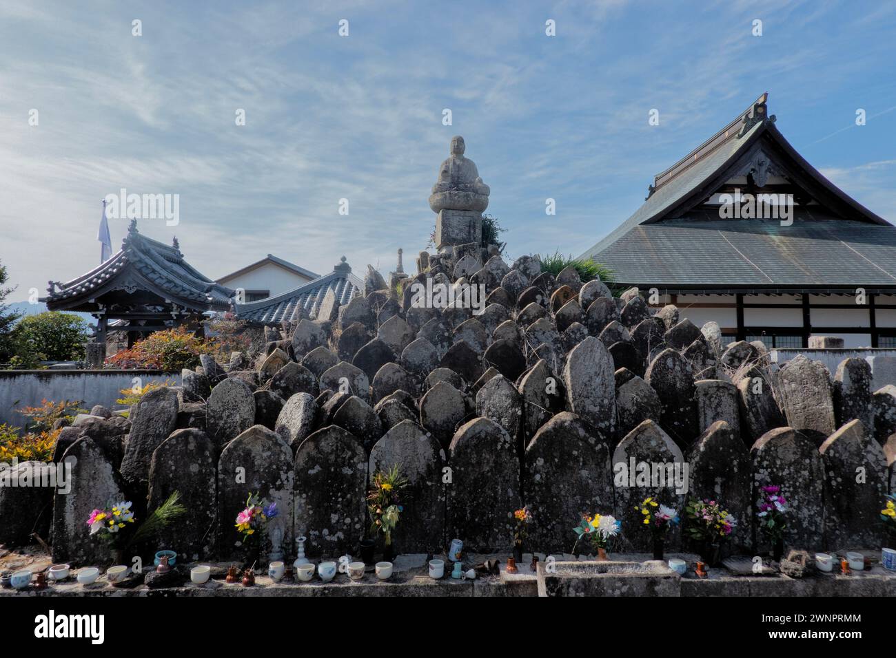 Nenbutsudera Temple on the Yamanobe no Michi trail, Nara,  Japan Stock Photo