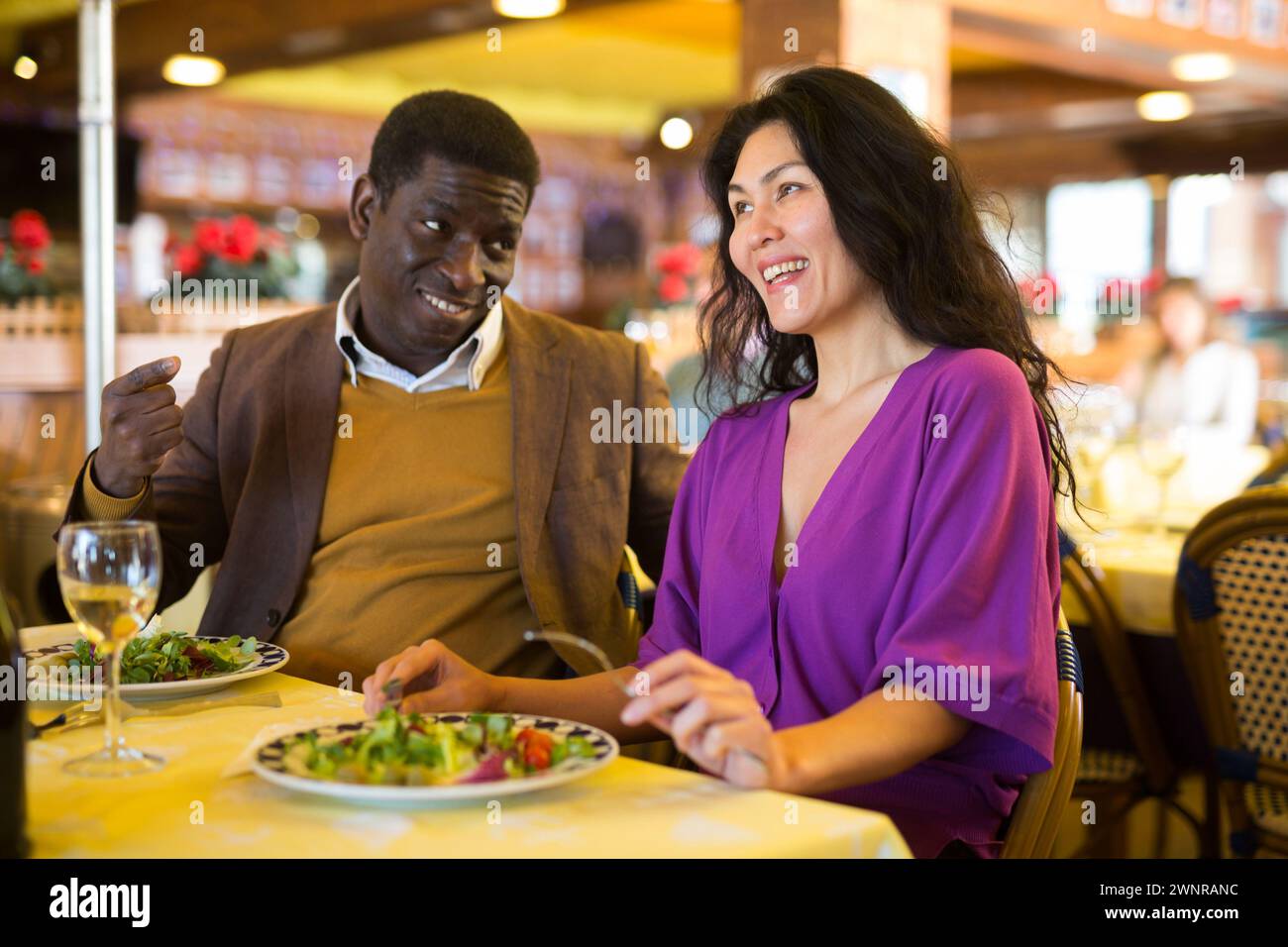 Couple asian man woman friends hi-res stock photography and images - Alamy