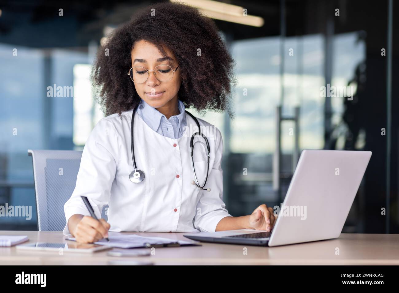 African american doctor history hi-res stock photography and images - Alamy