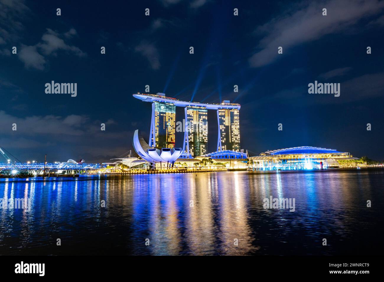 Long exposure marina bay sands hi-res stock photography and images - Alamy