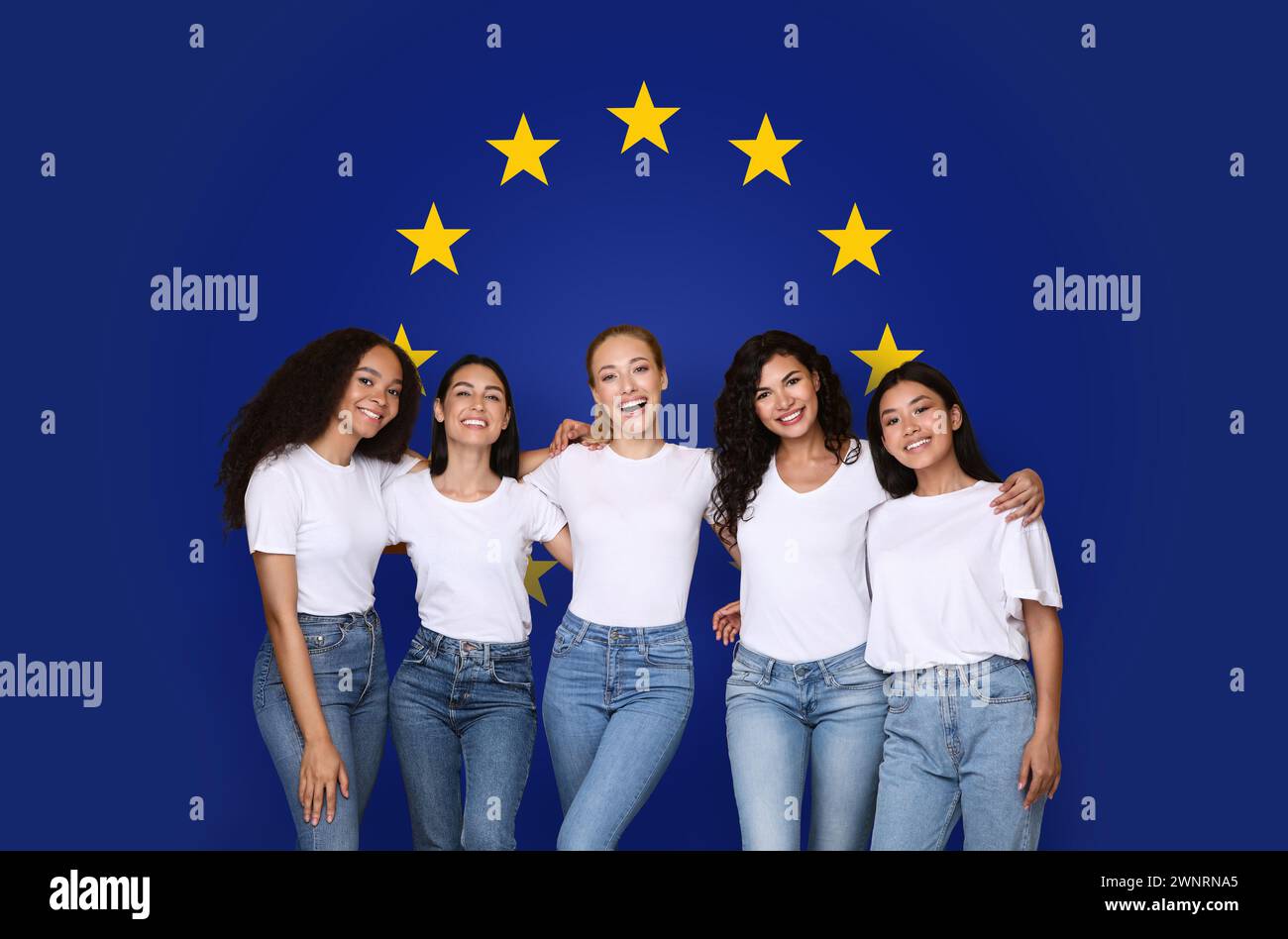 Group young women joyfully hi-res stock photography and images - Alamy