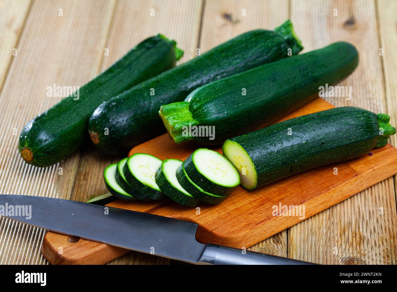 Sliced fresh green zucchini hi-res stock photography and images - Alamy