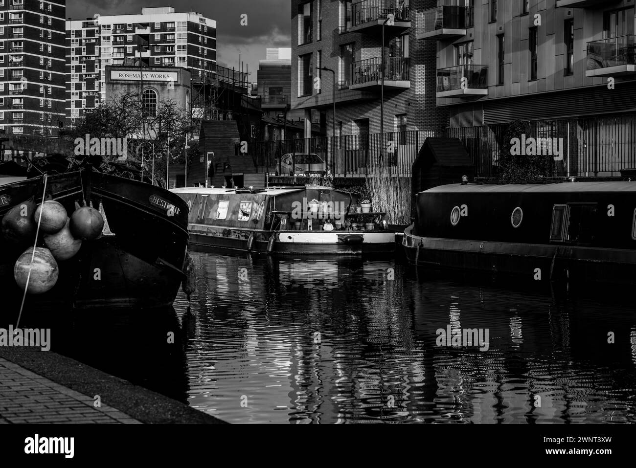 London along the Regent's Canal Stock Photo - Alamy