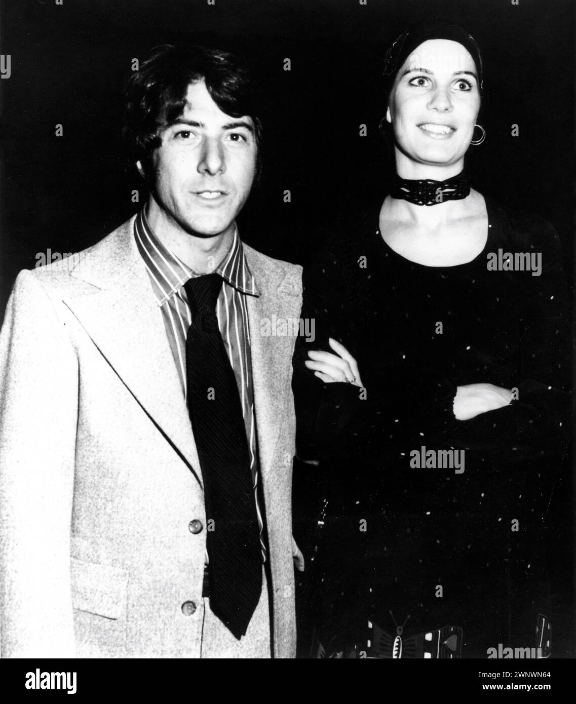 DUSTIN HOFFMAN and his wife ANNE BYRNE HOFFMAN at the world premier in New York at the Sutton Theater on 15th June 1971 of his latest film WHO IS HARRY KELLERMAN AND WHY IS HE SAYING THOSE TERRIBLE THINGS ABOUT ME ? 1971 director ULU GROSBARD short story / screenplay Herb Gardner Cinema Center Films Stock Photo