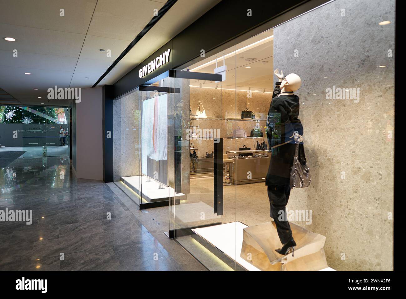 Givenchy paragon outlet