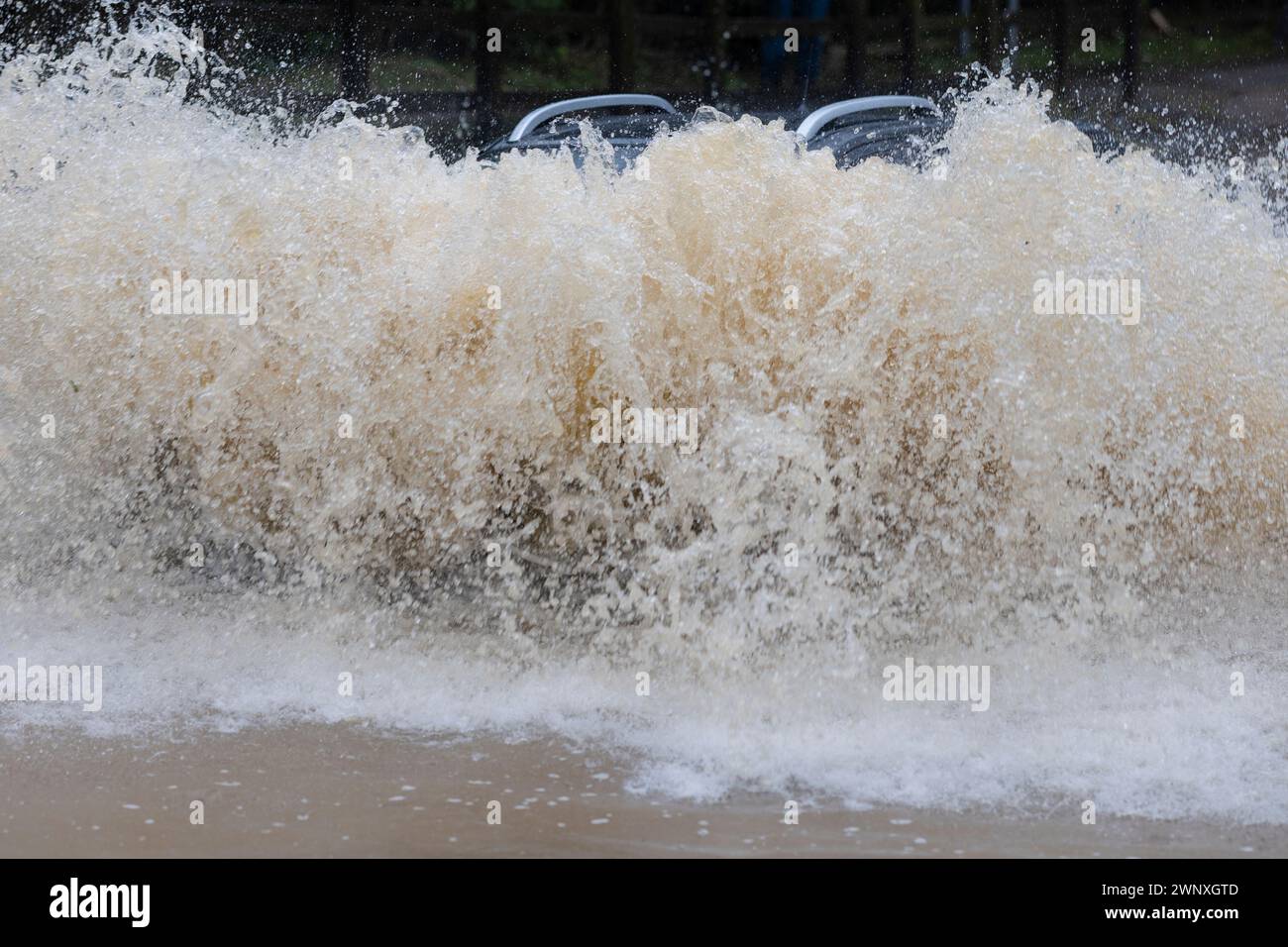 20/02/22   Nissan Navara is submerged by the water.  As heavy rain and river levels rise, more than sixty spectators turn-out to watch 4X4 drivers spl Stock Photo