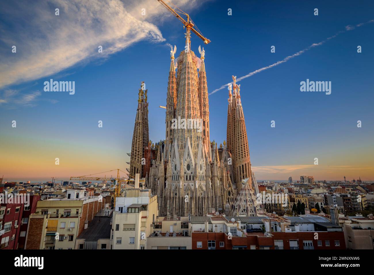 Sunset over the Sagrada Família and the towers of the Evangelists and Mary (Barcelona, Catalonia, Spain) ESP: Atardecer sobre la Sagrada Família Stock Photo