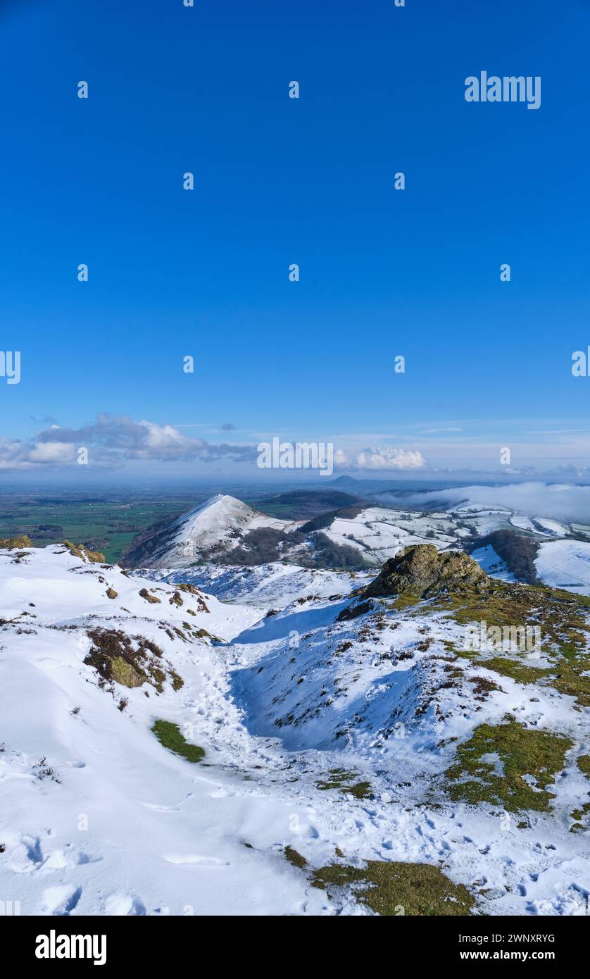 Snow on The Lawley, Hoar Edge, and Yell Bank, seen from a snowy Caer Caradoc, Church Stretton, Shropshire Stock Photo