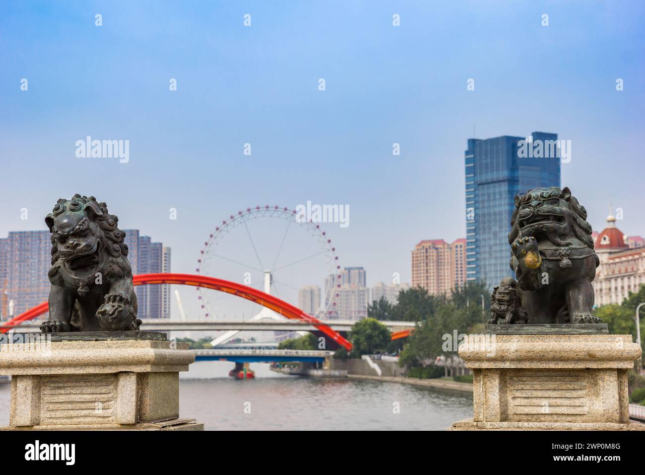 Lions on the Shizilin Bridge in Tianjin, China Stock Photo